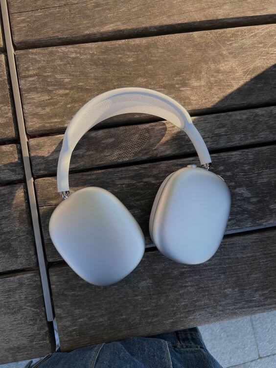 P9 Wireless Bluetooth Headphones with Noise Cancelling and Stereo Sound – (Random Color)