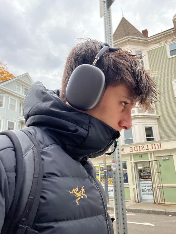 P9 Wireless Bluetooth Headphones with Noise Cancelling and Stereo Sound – (Random Color)